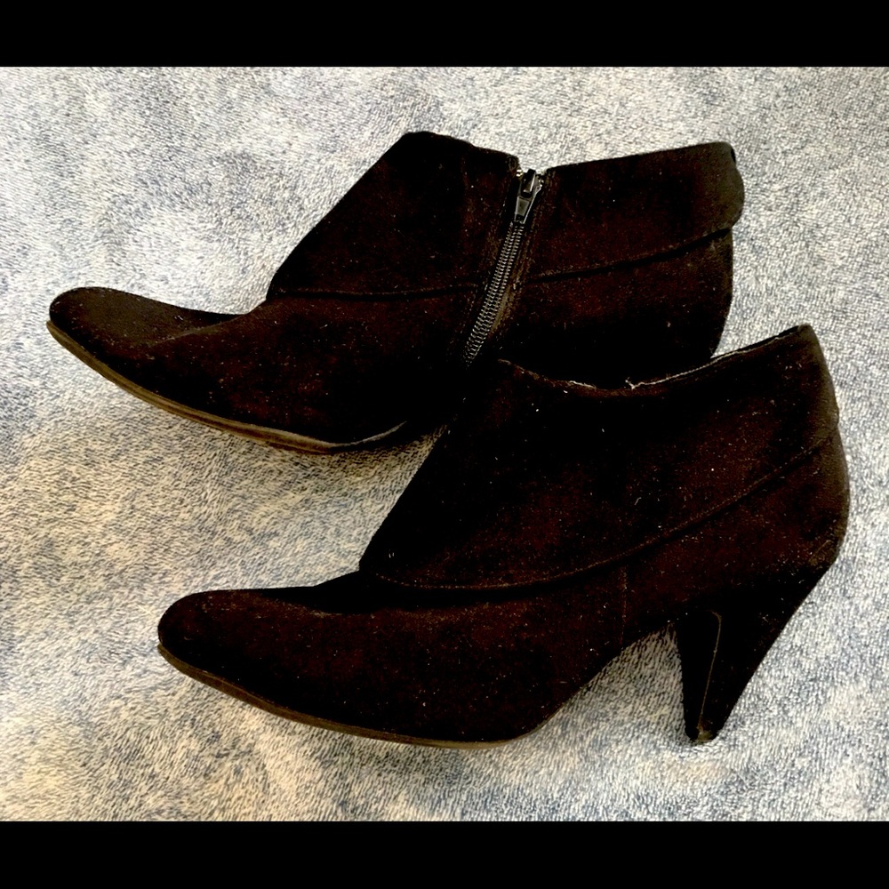 Fiore heeled booties. 11 w Super cute!